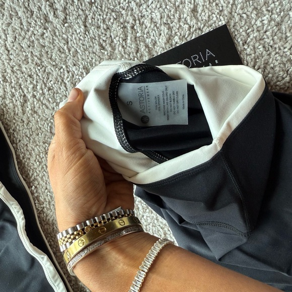 Astoria Activewear Gray Leggings - Picture 3 of 3